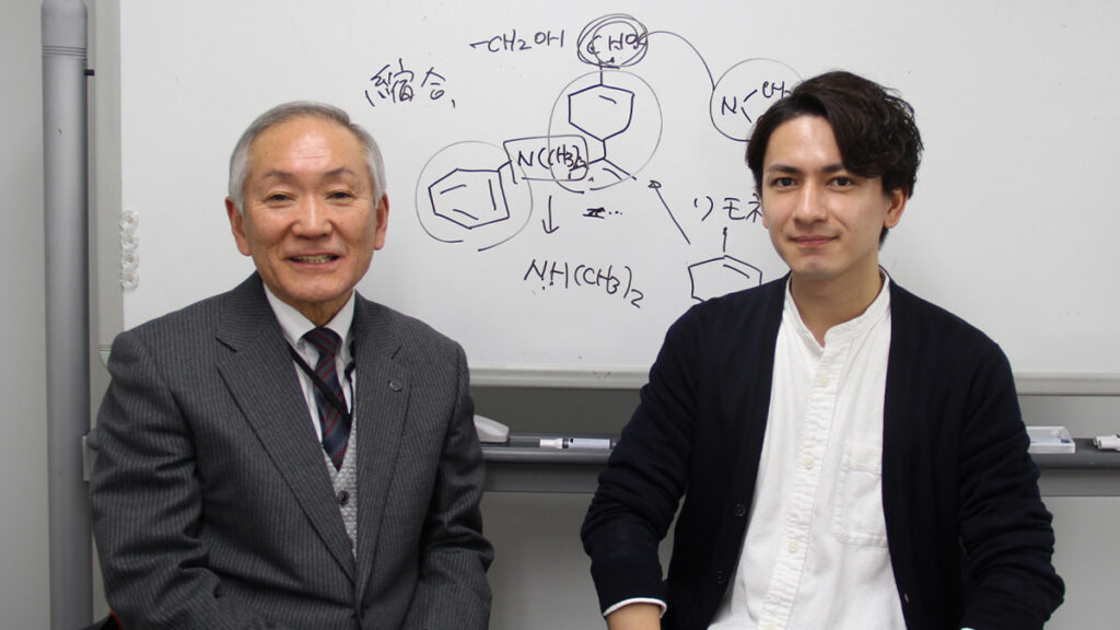 なぜ本屋でトイレに行きたくなる？なぜ森林でストレス発散？匂いと化学物質の関係性を専門家が解説