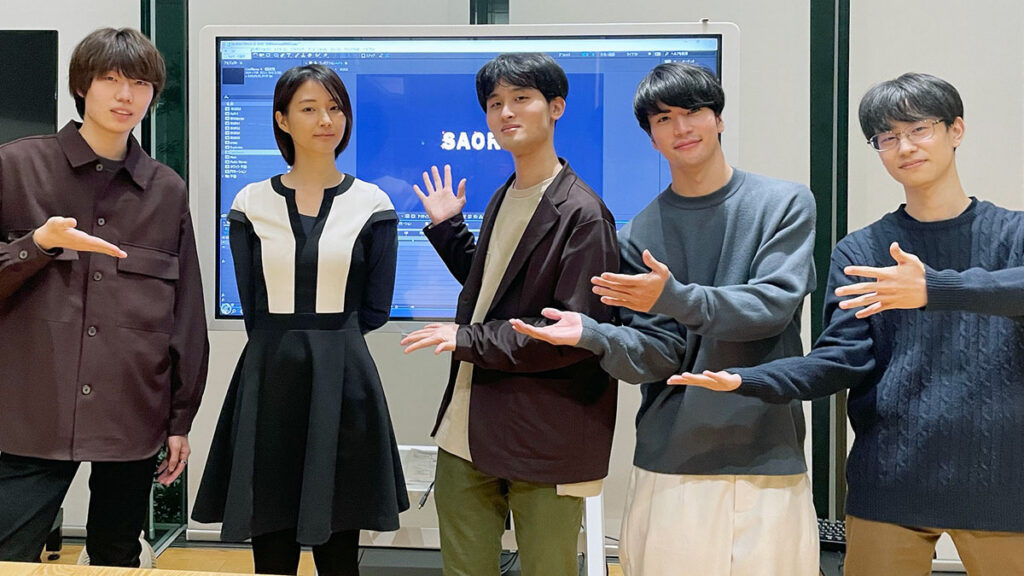 プログラミングって？デジタルが苦手なアンドロイドのお姉さんが「電子計算機研究会」に体験入部