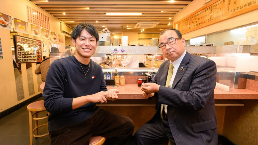 回転寿司は東大阪発祥だった！元祖「元禄寿司」白石社長の“余計なものは回さない”哲学【突撃！近大人社長】
